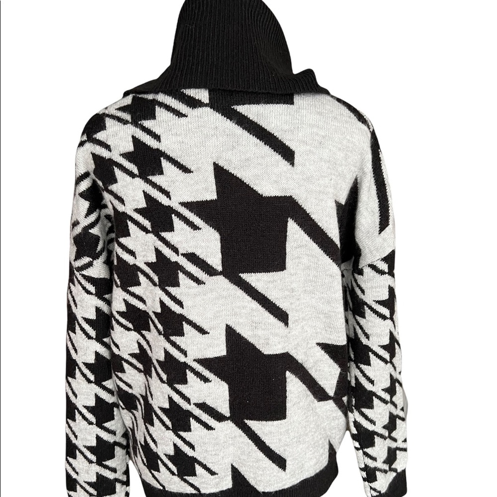 William Rast Sweater - Picture 7 of 11